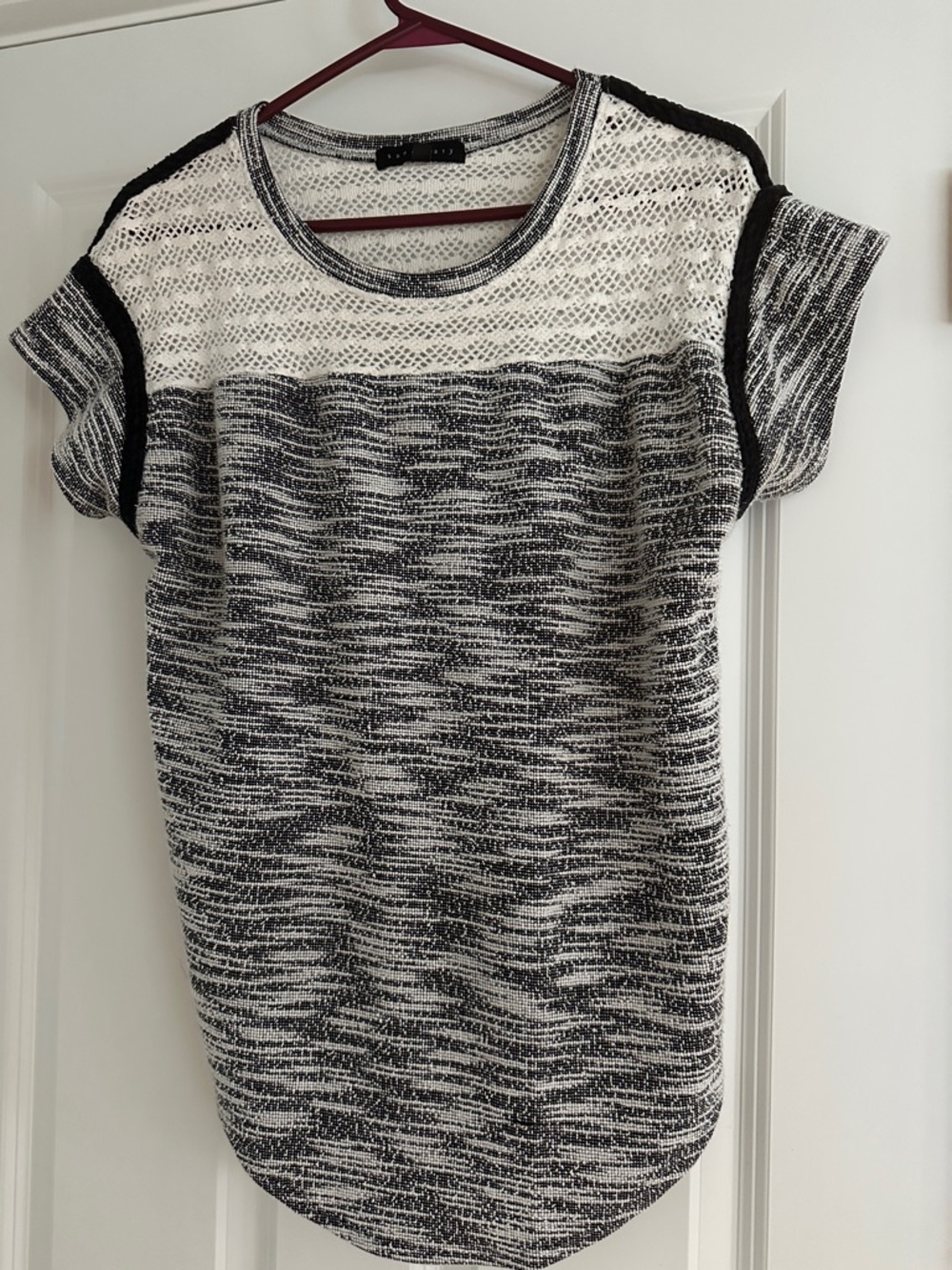 Sanctuary Black & White Short Sleeve Knit Top